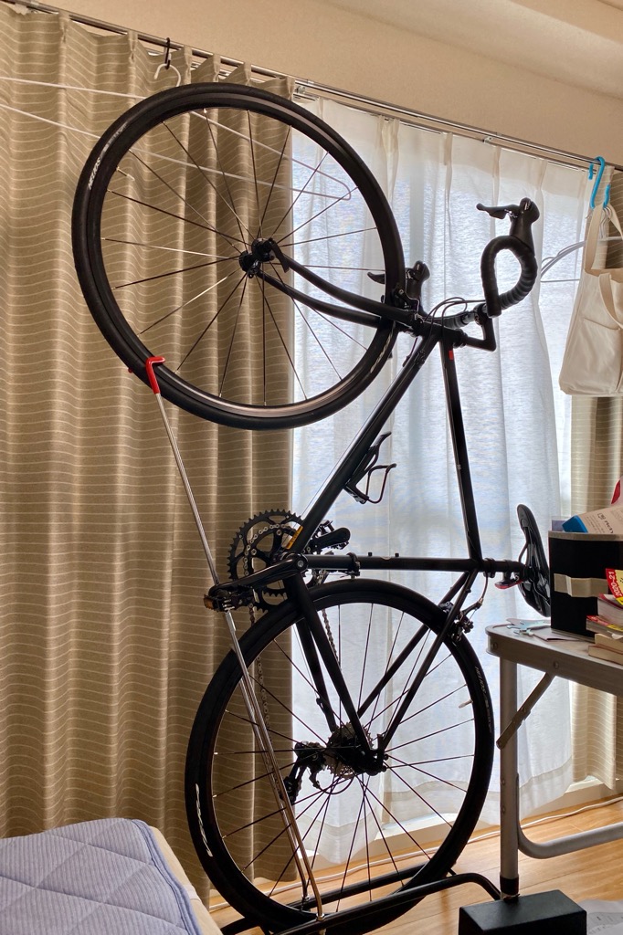 GORIXの自転車スタンドでロードバイクを縦置き